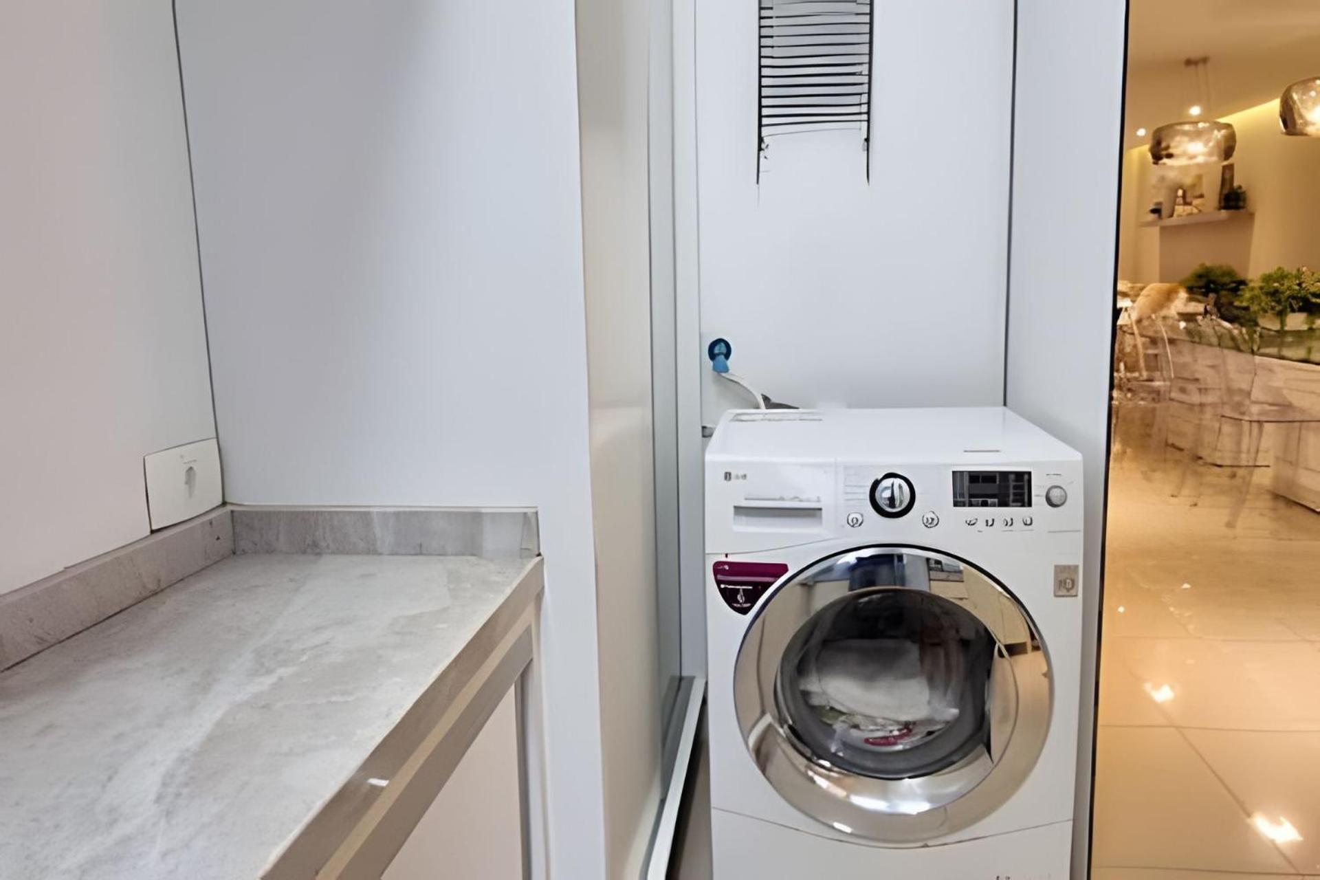 Apartamento Alto Padrao, 3 Vagas, 4 Suites, 100 Metros