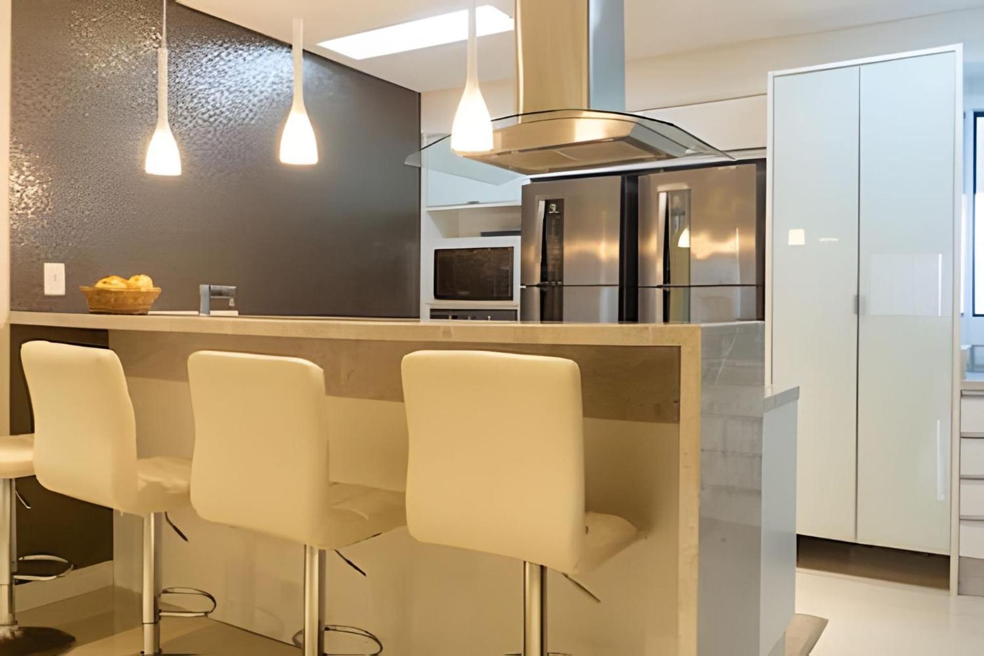 Apartamento Alto Padrao, 3 Vagas, 4 Suites, 100 Metros Balneario Camboriu